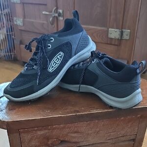 Keen Terradora Black and Gray Shoes with Lace-Up Design Ladies 7.5 EU 38